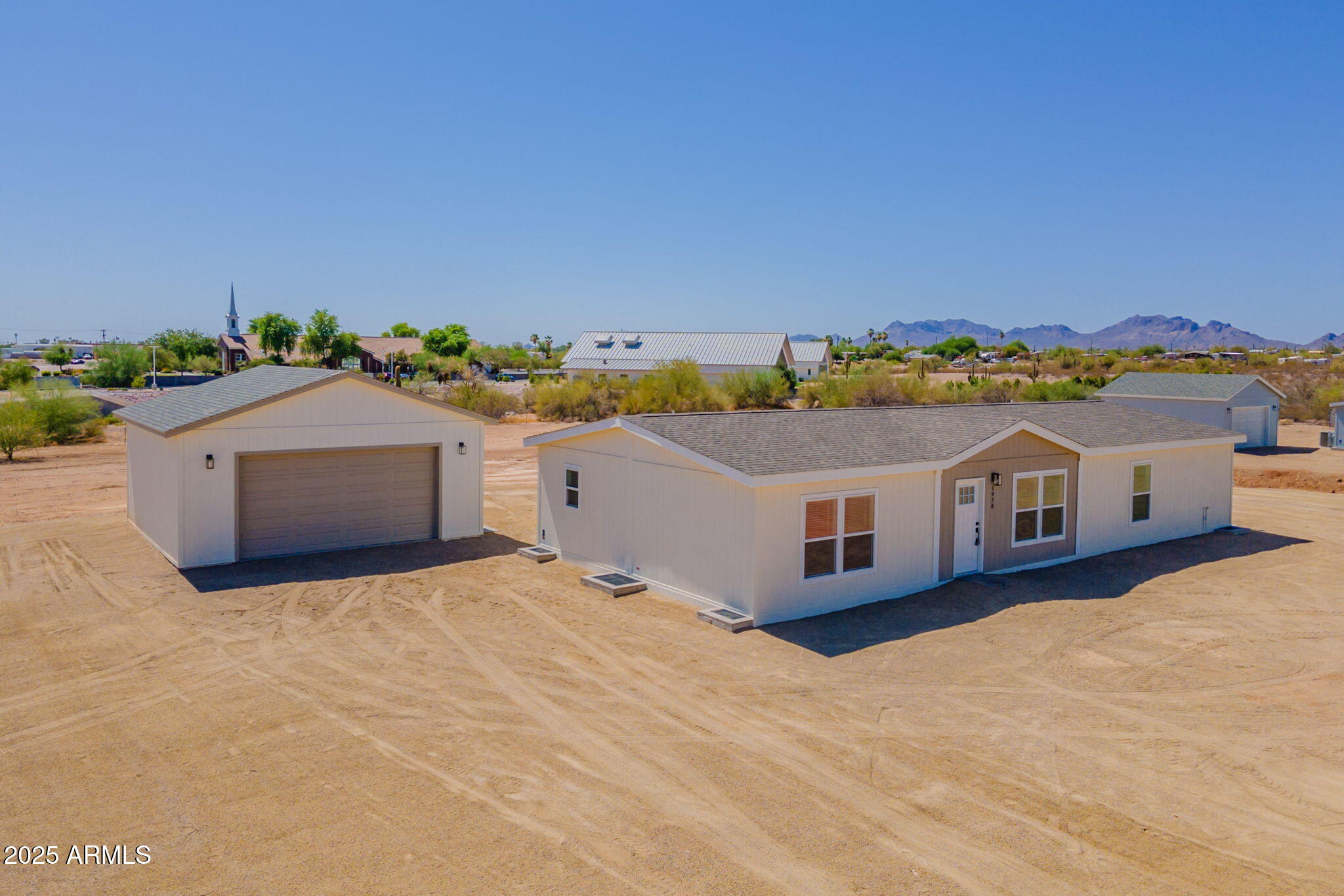 1978 South Starr Road Apache Junction, AZ 85119 - Photo 1 of 41 6-web-or-mls-Starr-6