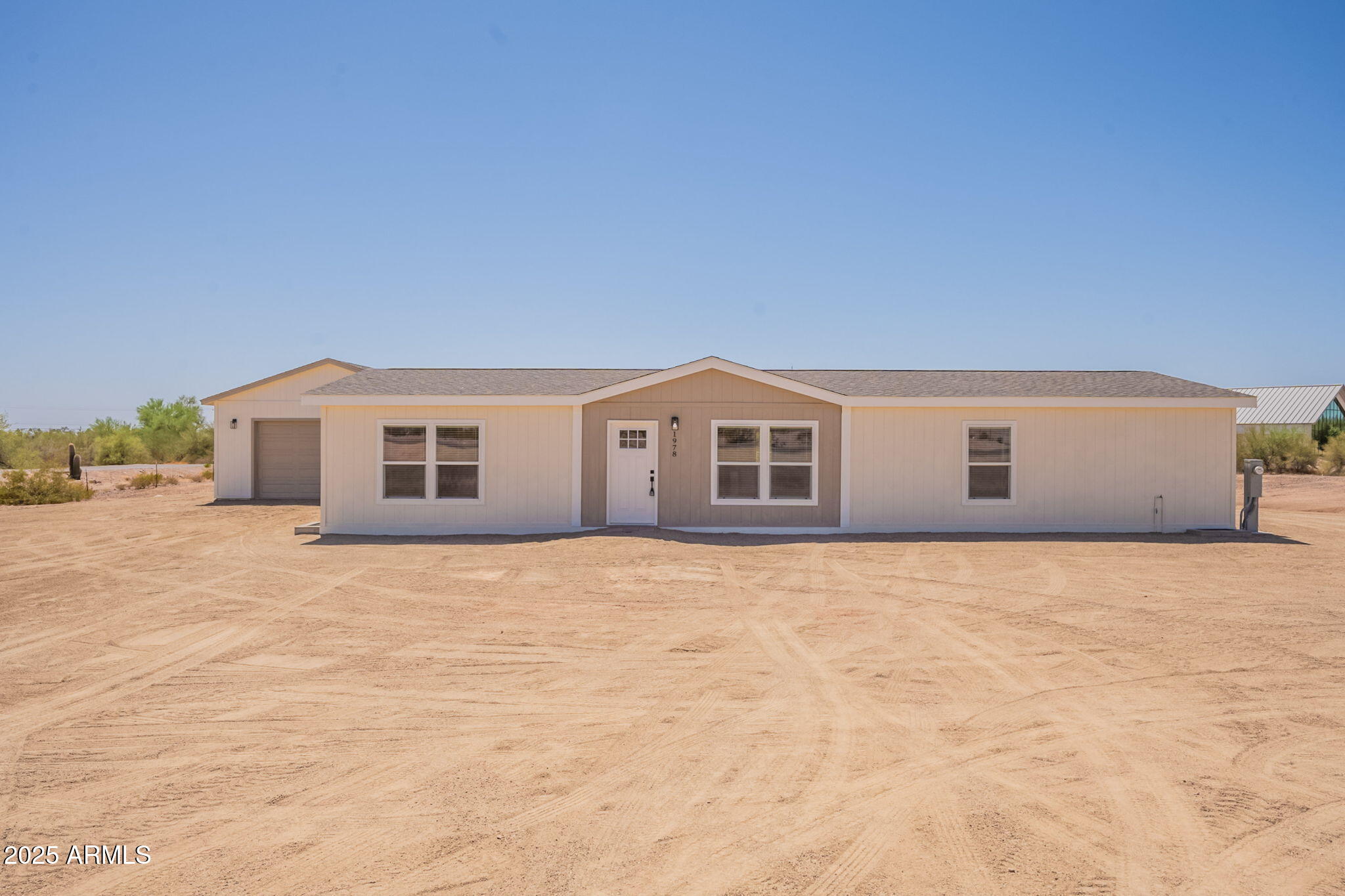 1978 South Starr Road Apache Junction, AZ 85119 - Photo 4 of 41 12-web-or-mls-Starr-12