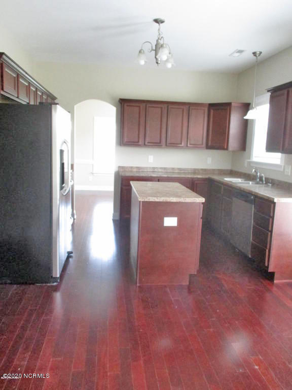 184 River Winding Road Jacksonville, NC 28540 - Photo 6 of 17 184 River Winding Rd - Kitchen