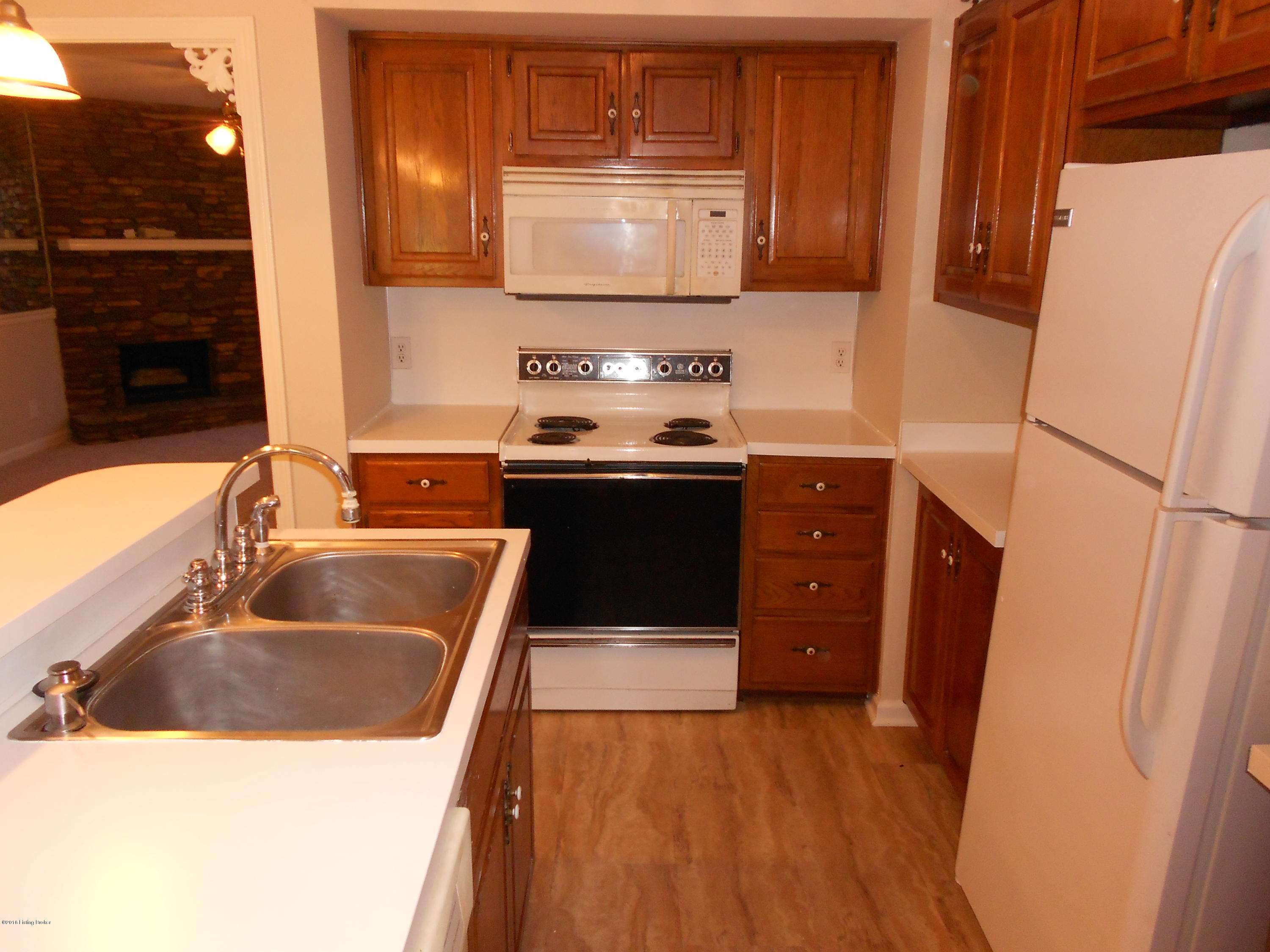 268 Moser Road, Unit 268 Louisville, KY 40223 - Photo 9 of 25 Nice size Kitchen with double stainless sinks