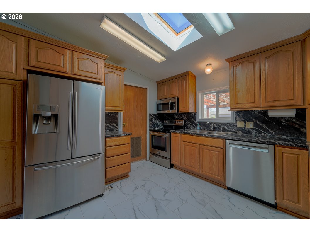 205 Boone Road Southeast Salem, OR 97306 - Photo 11 of 29