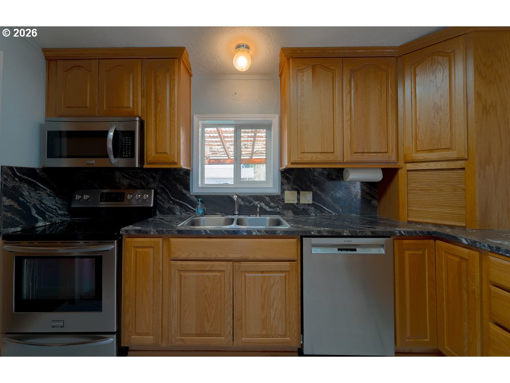 205 Boone Road Southeast Salem, OR 97306 - Photo 13 of 29