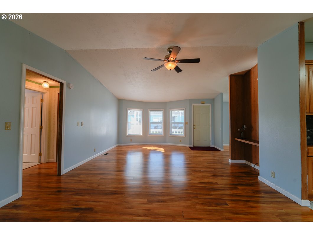 205 Boone Road Southeast Salem, OR 97306 - Photo 2 of 29