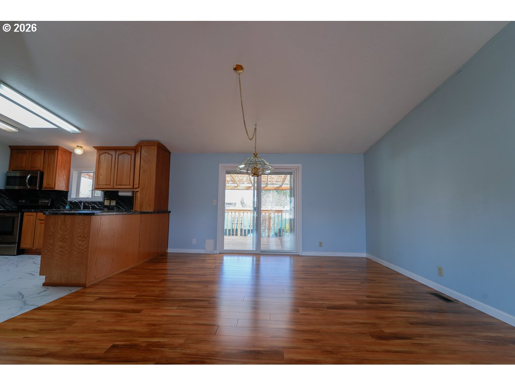 205 Boone Road Southeast Salem, OR 97306 - Photo 7 of 29