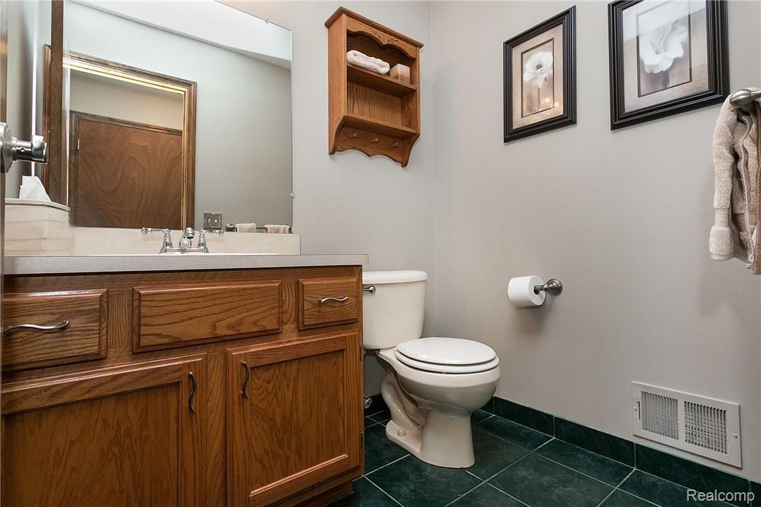 997 Norcross Drive Rochester, MI 48307 - Photo 20 of 45 Norcross-20.jpg