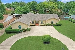 $450,000 | 1804 Lincolnshire Drive, Bedford, TX 76021