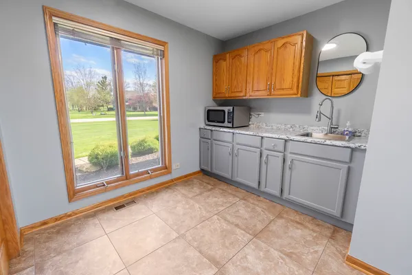 $4,300 | 2208 Crystal Circle, Crystal Lake, IL 60012