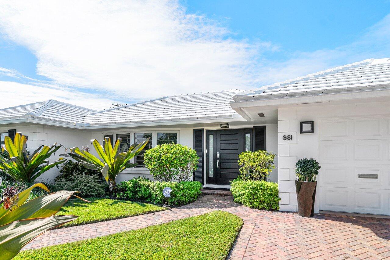 881 Elderberry Way Boca Raton, FL 33486 - Photo 4 of 42 004-881ElderberryWay-BocaRaton-FL-33486-