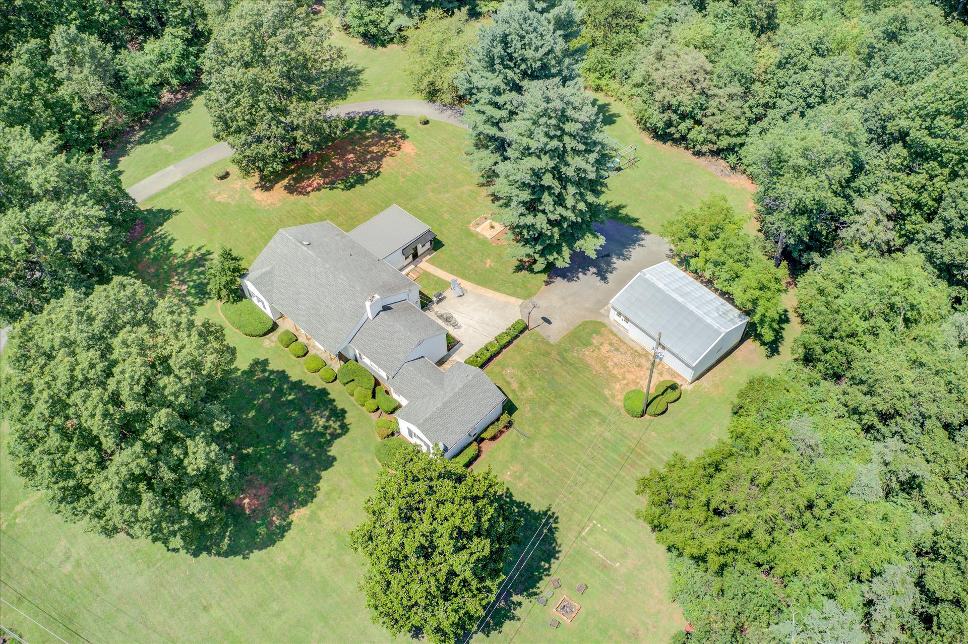 12089 Moneta Road Moneta, VA 24121 - Photo 3 of 66 081820200021