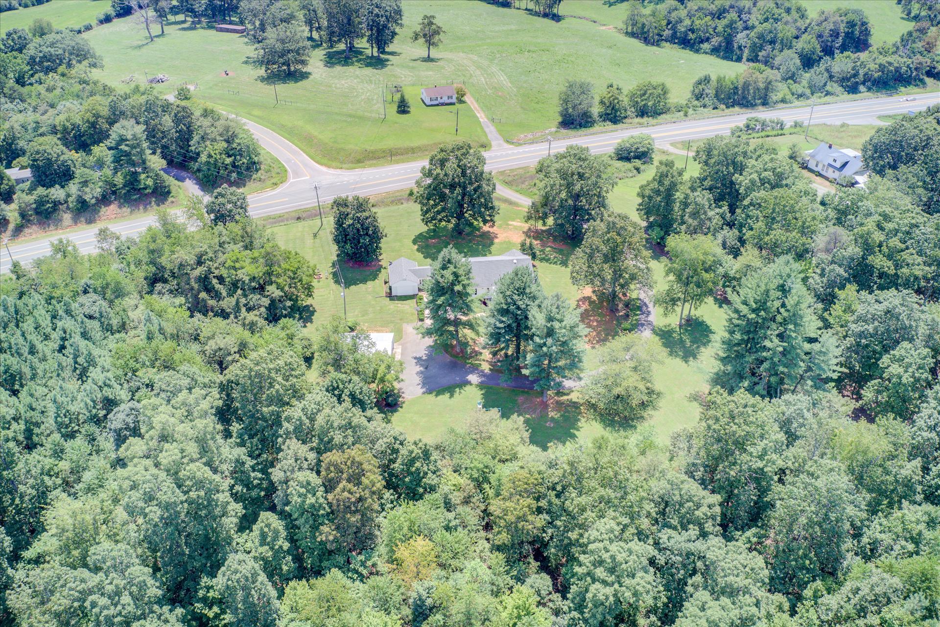 12089 Moneta Road Moneta, VA 24121 - Photo 5 of 66 081820200019