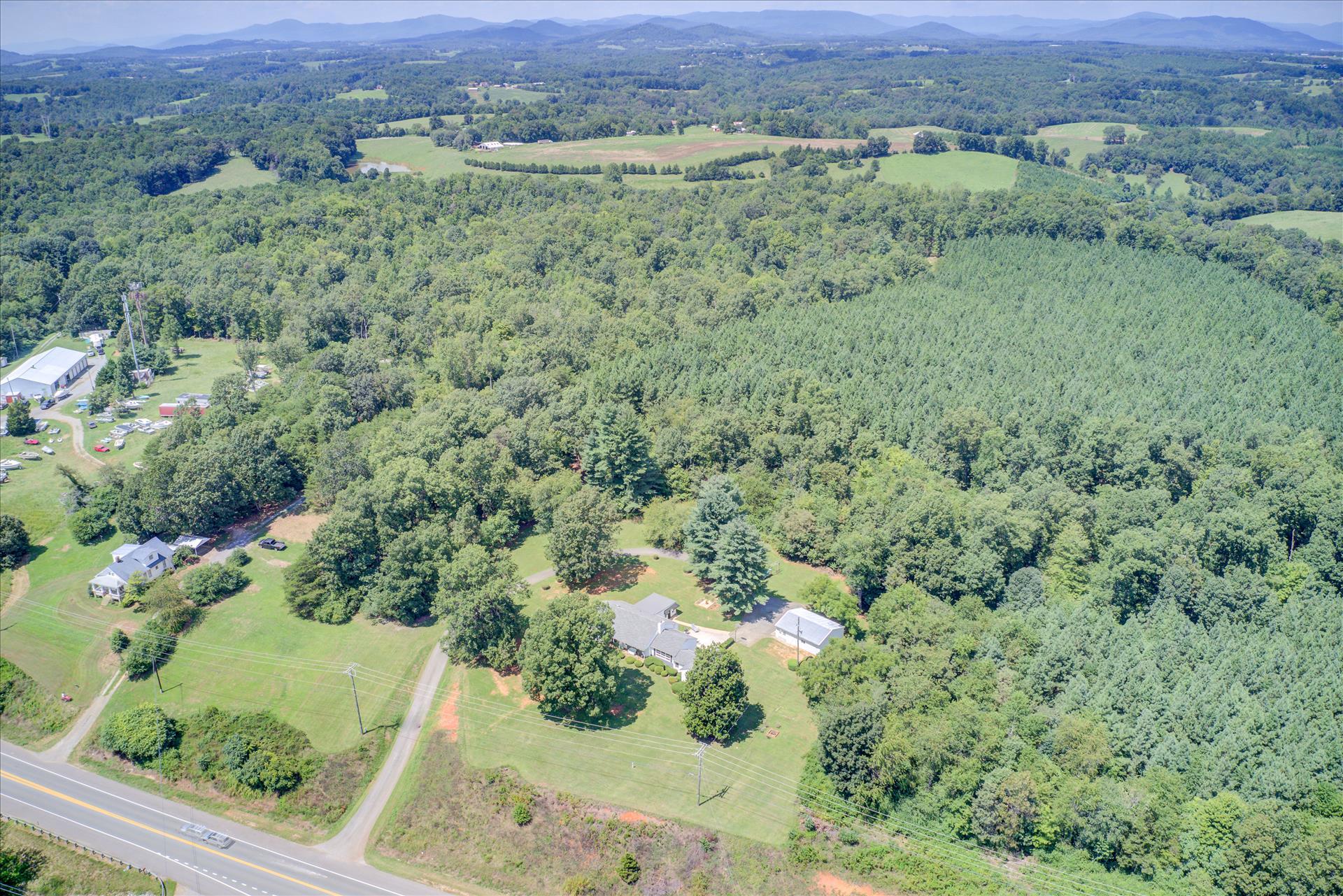 12089 Moneta Road Moneta, VA 24121 - Photo 6 of 66 081820200018