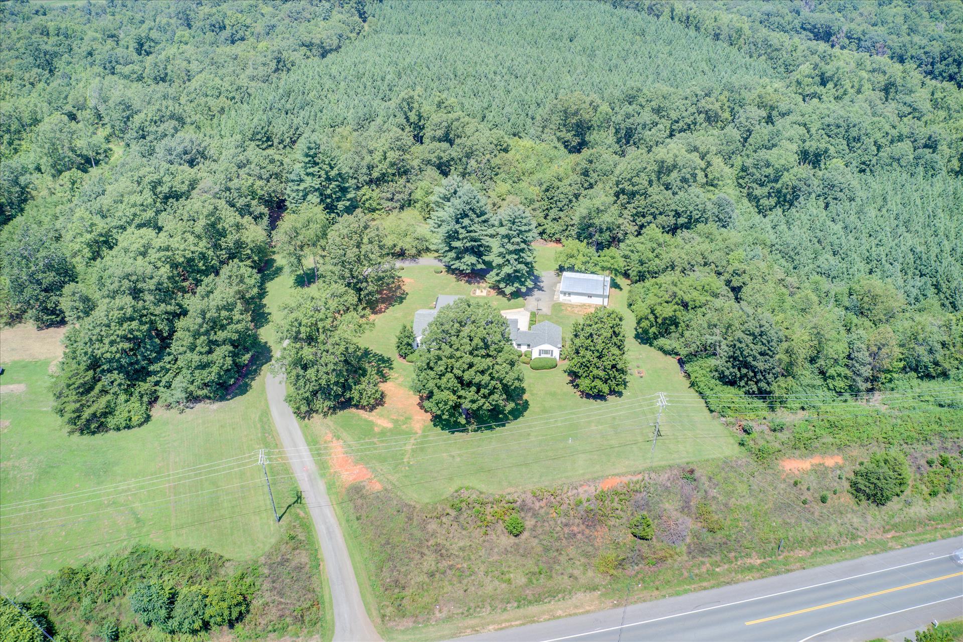 12089 Moneta Road Moneta, VA 24121 - Photo 7 of 66 081820200017