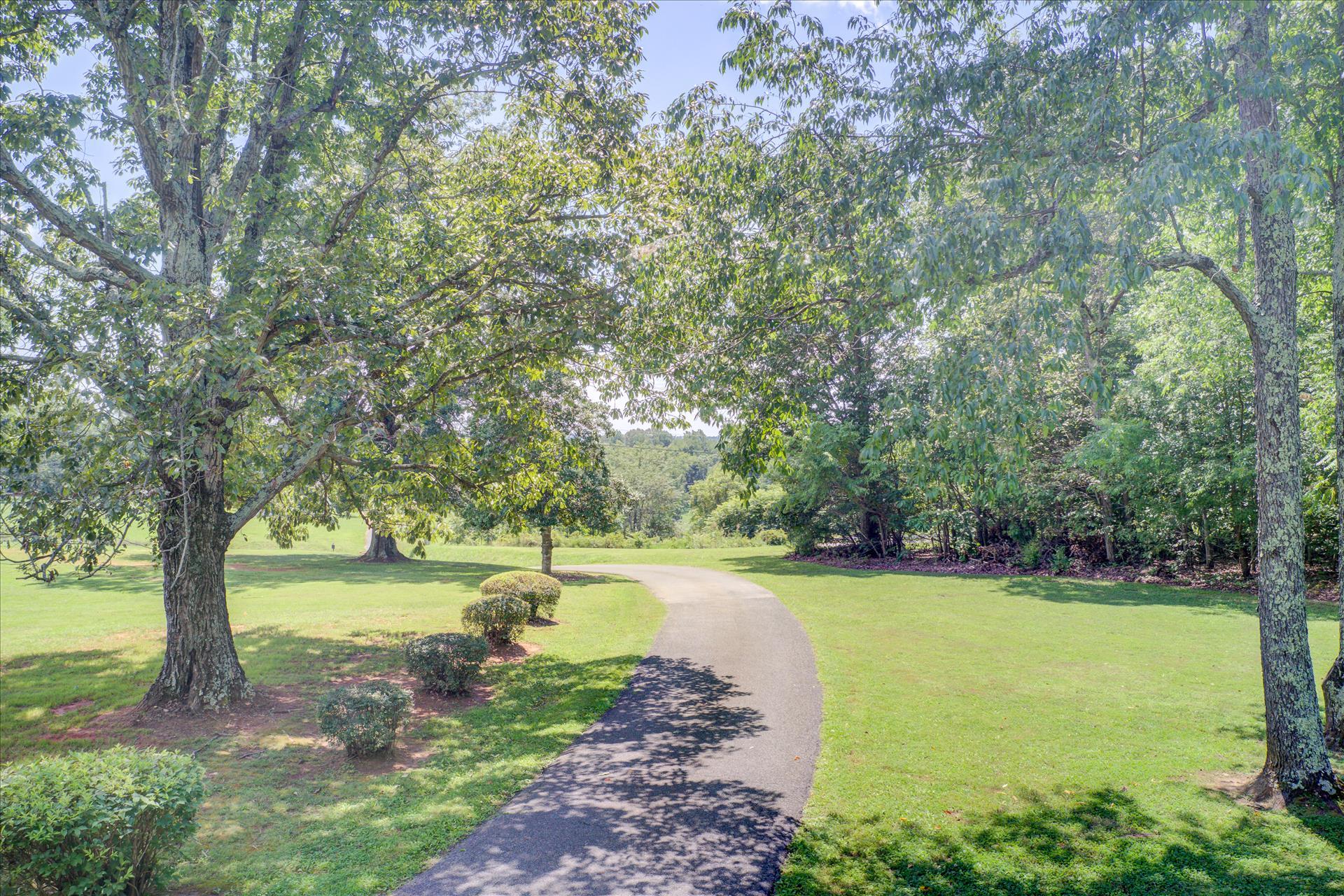 12089 Moneta Road Moneta, VA 24121 - Photo 10 of 66 081820200014