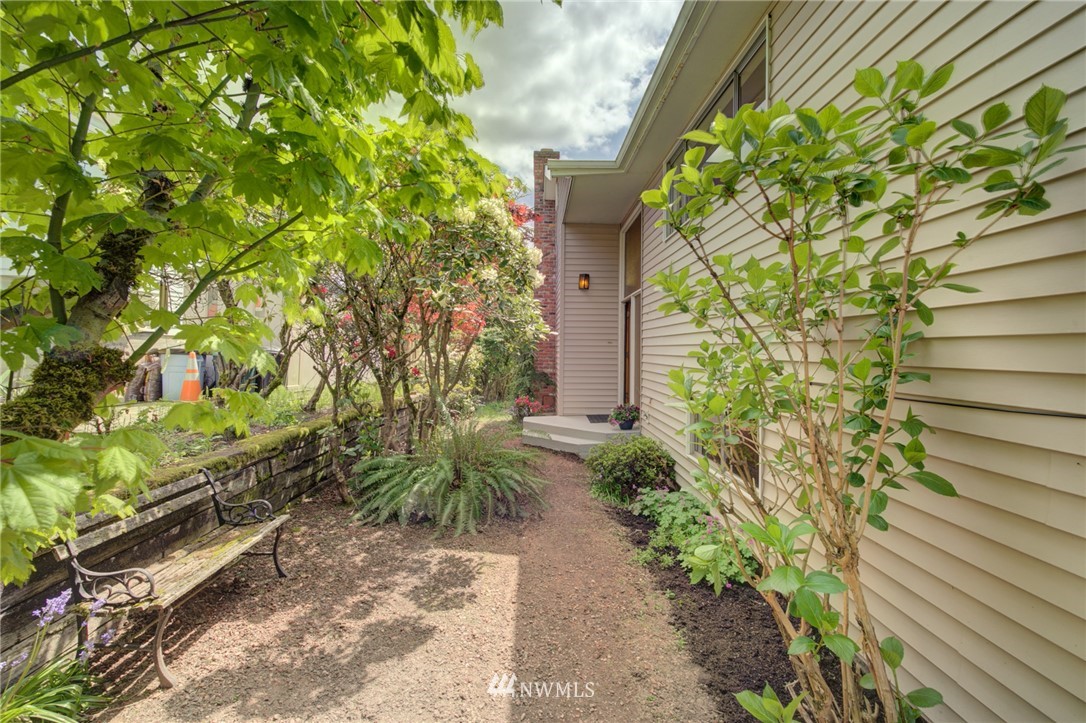 2137 North 86th Street Seattle, WA 98103 - Photo 1 of 23 Gallery Image 1