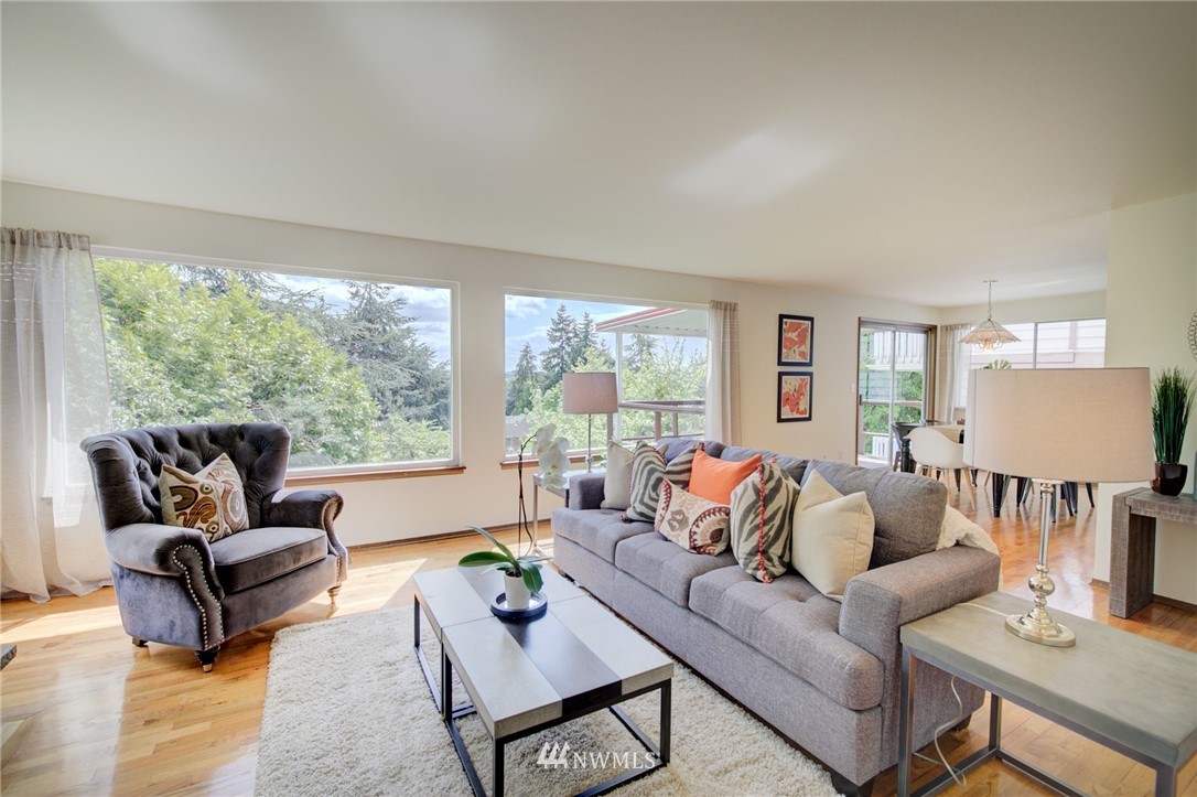 2137 North 86th Street Seattle, WA 98103 - Photo 3 of 23 Gallery Image 3