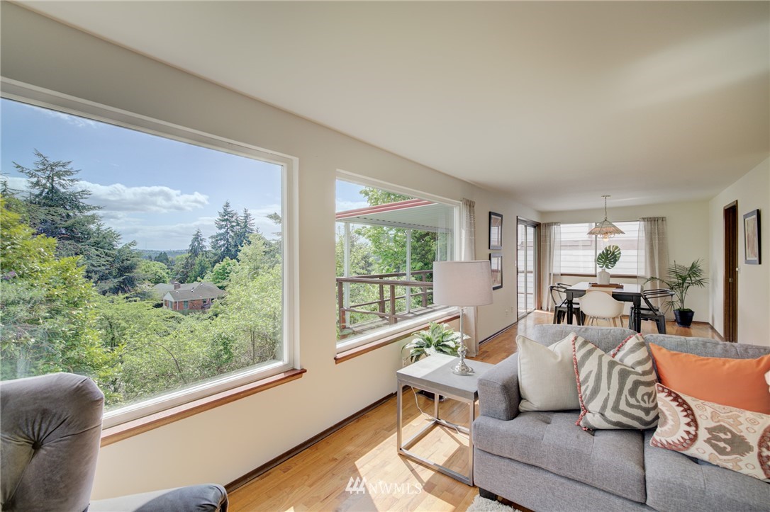 2137 North 86th Street Seattle, WA 98103 - Photo 4 of 23 Gallery Image 4