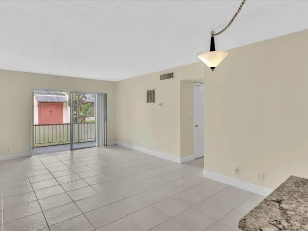 $2,300 | 644 Northwest 13th Street, Unit 160, Boca Raton, FL 33486