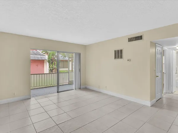 $2,300 | 644 Northwest 13th Street, Unit 160, Boca Raton, FL 33486