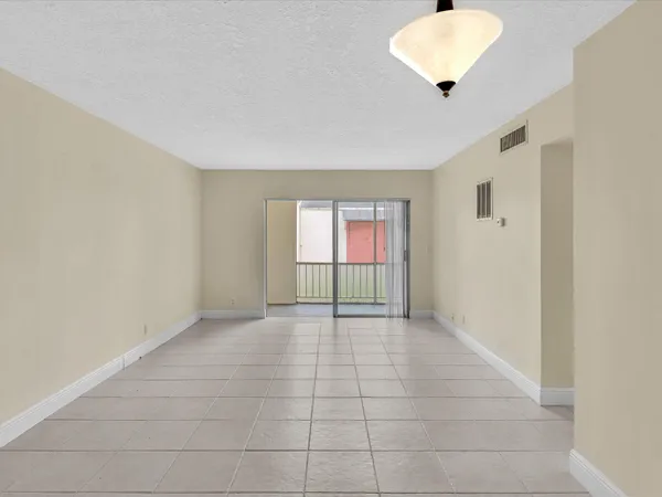 $2,300 | 644 Northwest 13th Street, Unit 160, Boca Raton, FL 33486