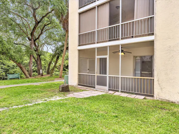 $2,300 | 644 Northwest 13th Street, Unit 160, Boca Raton, FL 33486