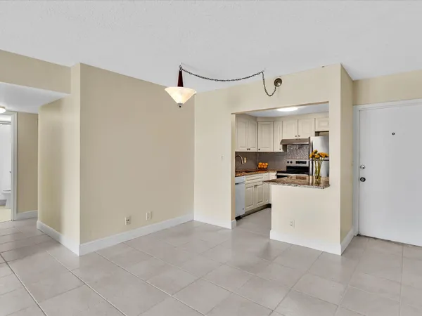 $2,300 | 644 Northwest 13th Street, Unit 160, Boca Raton, FL 33486