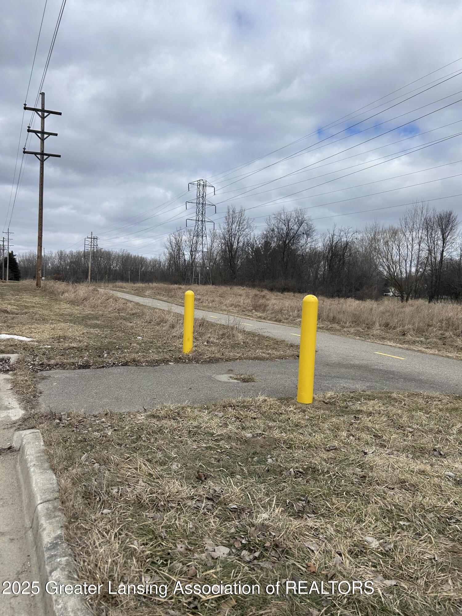 River Trail access at end of street