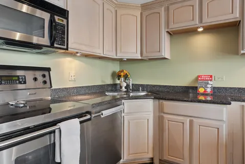 $875,000 | 155 North Harbor Drive, Unit 41014102, Chicago, IL 60601