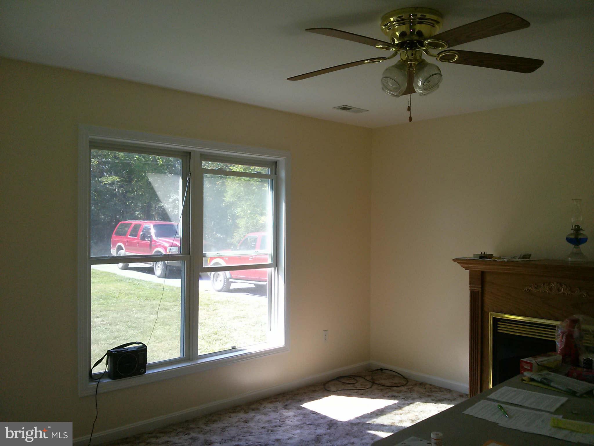 226 Poplar Road Front Royal, VA 22630 - Photo 5 of 14 Living Room