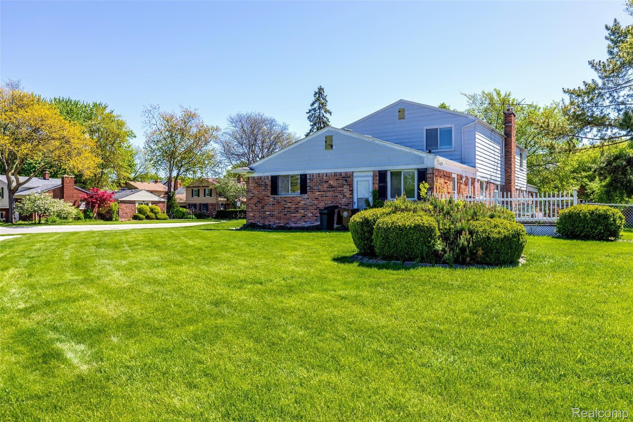 1007 Vernier Road Grosse Pointe, MI 48236 - Photo 31 of 50 1007 Vernier Rd-23.jpg