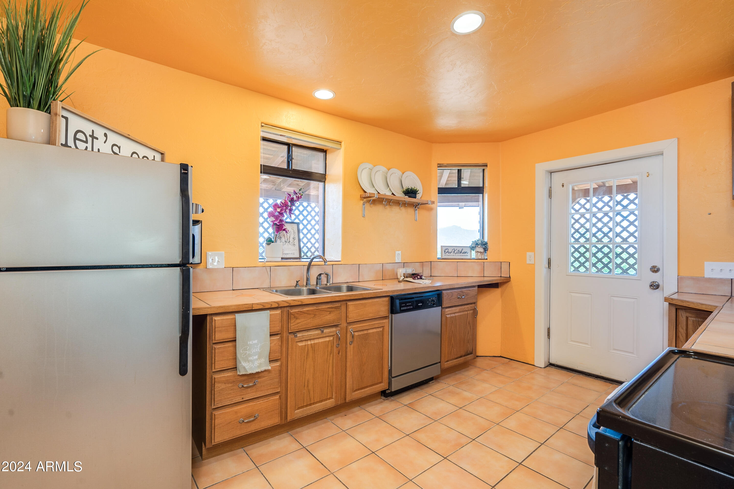 2799 West Trails End Road Benson, AZ 85602 - Photo 6 of 61 Kitchen