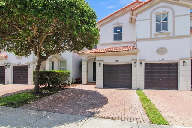 $675,000 | 8144 Northwest 107th Path, Doral, FL 33178