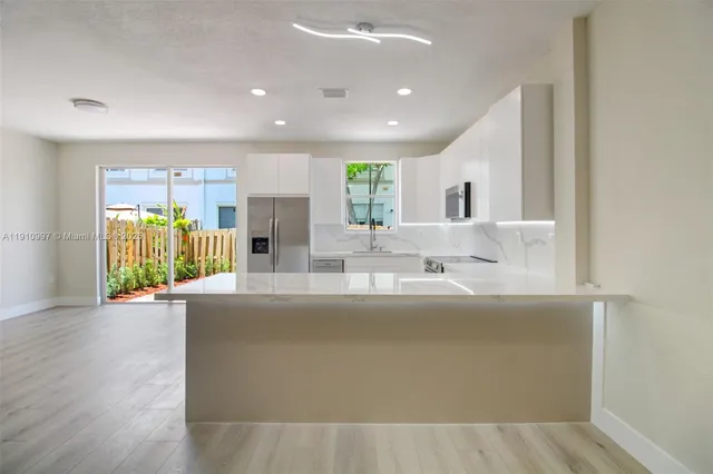 $675,000 | 8144 Northwest 107th Path, Doral, FL 33178