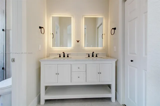 $675,000 | 8144 Northwest 107th Path, Doral, FL 33178