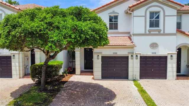 $675,000 | 8144 Northwest 107th Path, Doral, FL 33178