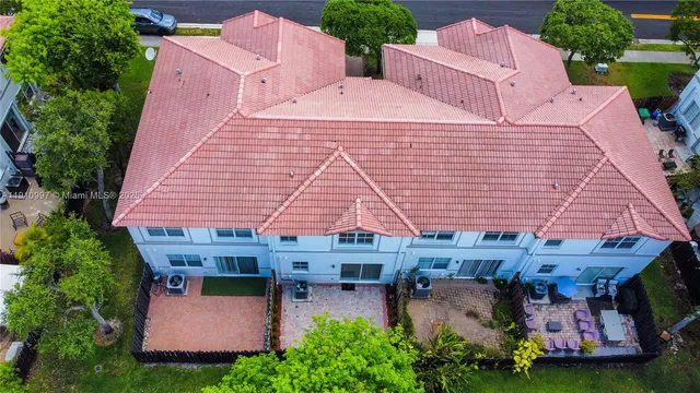 $675,000 | 8144 Northwest 107th Path, Doral, FL 33178