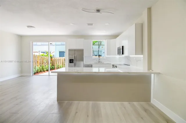 $675,000 | 8144 Northwest 107th Path, Doral, FL 33178