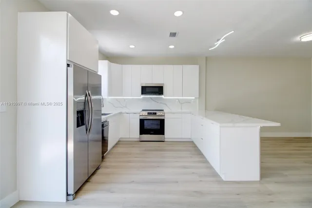 $675,000 | 8144 Northwest 107th Path, Doral, FL 33178