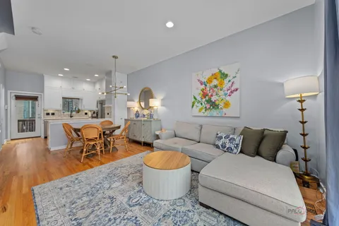$725,000 | 1157 West Newport Avenue, Unit C, Chicago, IL 60657