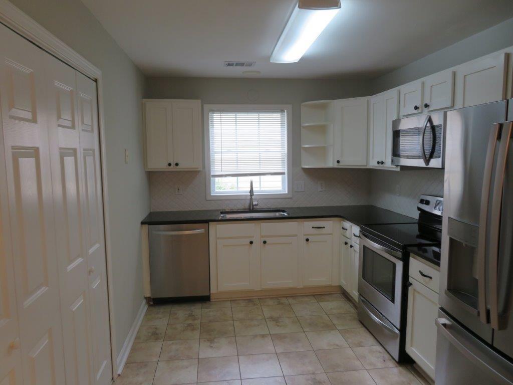 560 Manning Road Southwest Marietta, GA 30064 - Photo 7 of 23