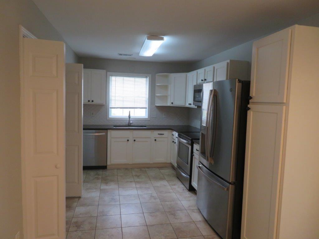 560 Manning Road Southwest Marietta, GA 30064 - Photo 8 of 23