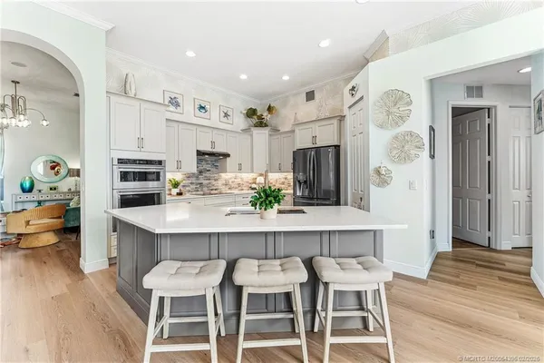 $945,000 | 6919 Southeast Sleepy Hollow Lane, Stuart, FL 34997