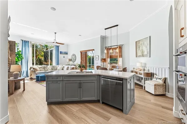 $945,000 | 6919 Southeast Sleepy Hollow Lane, Stuart, FL 34997