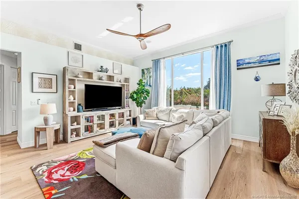 $945,000 | 6919 Southeast Sleepy Hollow Lane, Stuart, FL 34997