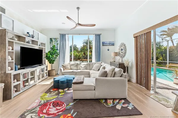 $945,000 | 6919 Southeast Sleepy Hollow Lane, Stuart, FL 34997