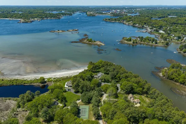 $2,600,000 | 20 Captains Way, Kittery, ME 03905
