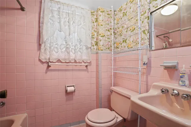 $899,000 | 53-24 66th Street | Maspeth