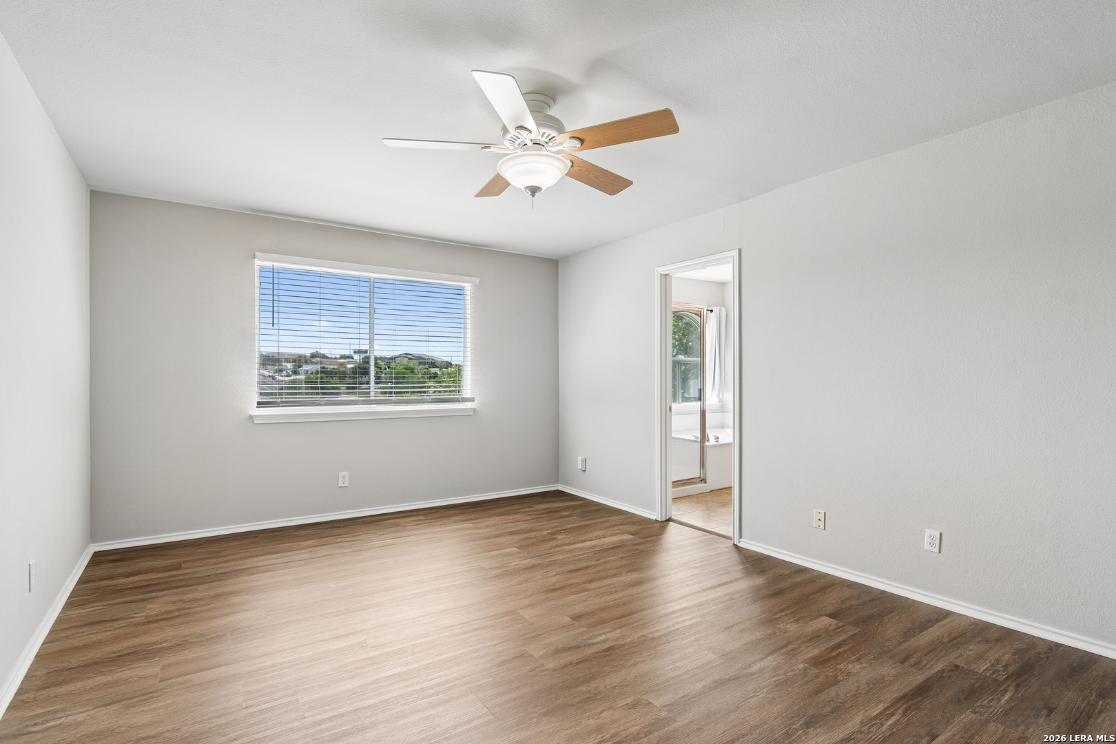 514 Rattler Bluff San Antonio, TX 78251 - Photo 8 of 33