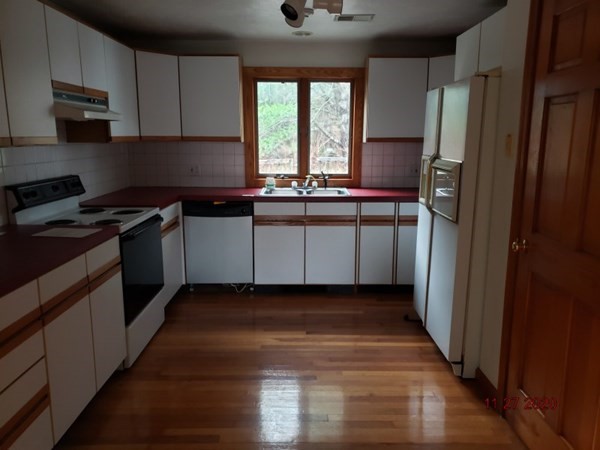 294 Mendall Road Acushnet, MA 02743 - Photo 7 of 17
