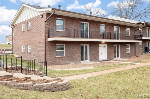 $1,500 | 6905 Colonial Woods Drive, Unit 2, St. Louis, MO 63129
