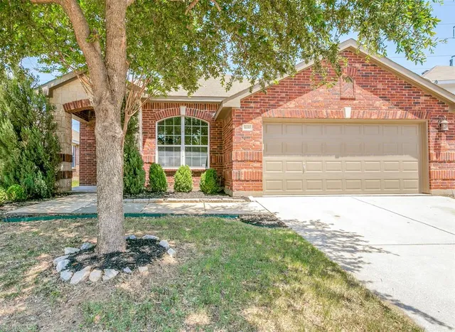 $385,000 | 15428 Adlong Drive, Fort Worth, TX 76262